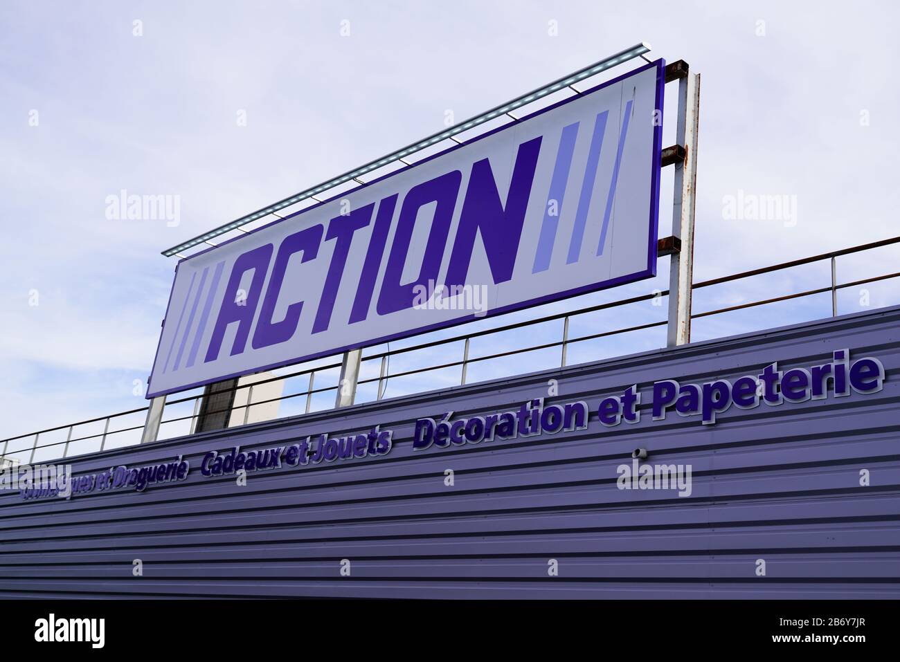 Bordeaux , Aquitaine / France - 10 27 2019 : logo action Boutique boutique enseigne bâtiment Banque D'Images Bordeaux , Aquitaine / France - 10 27 2019 : logo action Boutique boutique enseigne bâtiment Banque D'Images