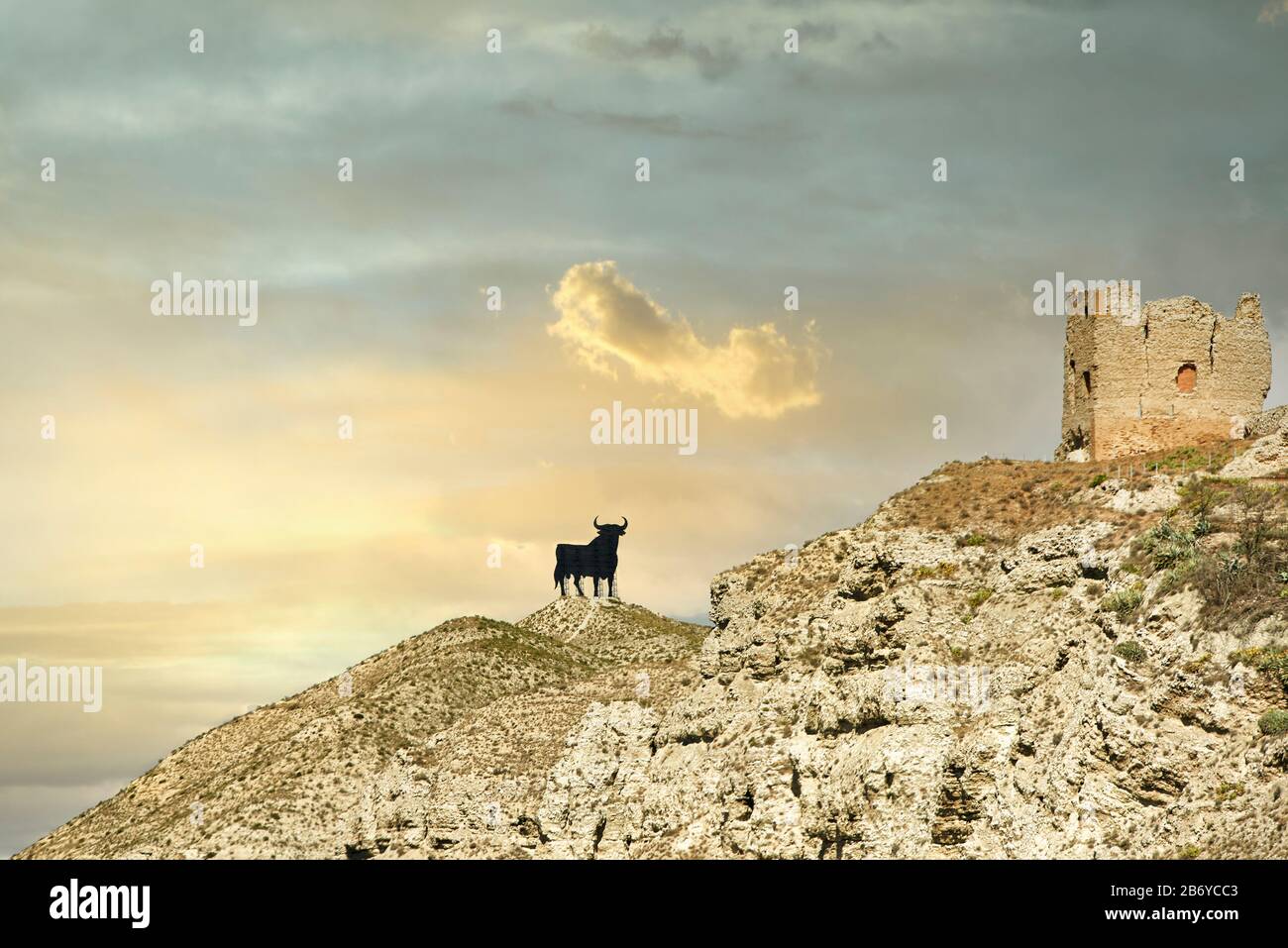 Silhouette de taureau, publicité typique de sherry Osborne Brandy.Espagne Banque D'Images