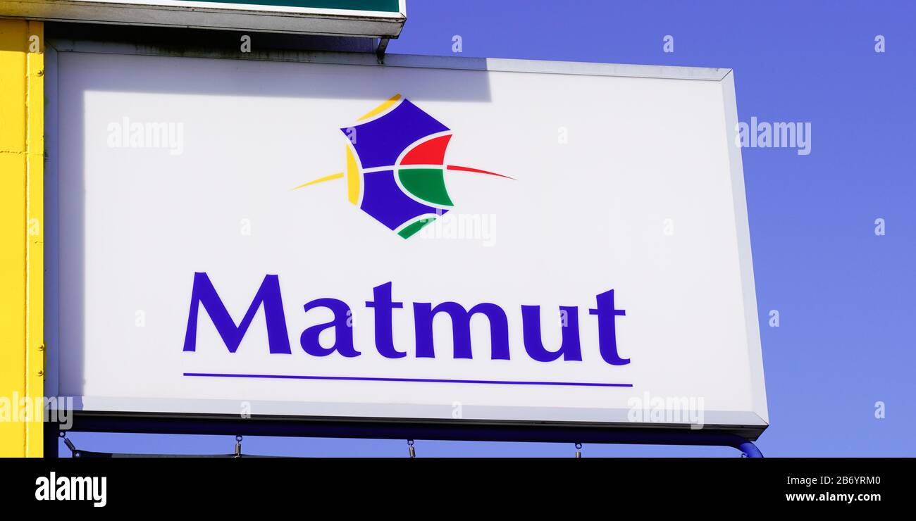 Bordeaux , Aquitaine / France - 01 15 2020 : logo Matmut assurance signe bureau boutique bâtiment Banque D'Images
