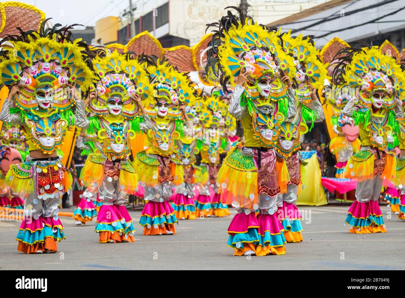 Danseurs masqués de Masskara Festival à Bacolod City, Negros occidental au cours de la 2015 Festival Dinagyang, Iloilo City, Philippines, Western Visayas Banque D'Images