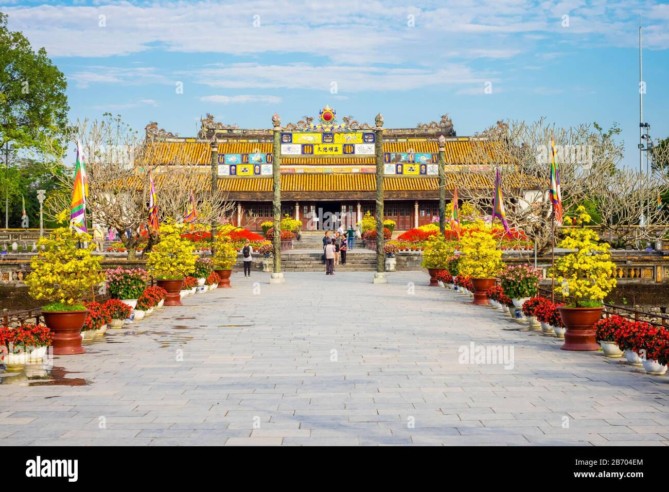 Thai Hoa Palace (Salle De L'Harmonie Suprême) Au-Delà Du Pont De L'Eau D'Or, La Ville Impériale, Hue, La Province De Thua Thien-Hue, Vietnam Banque D'Images