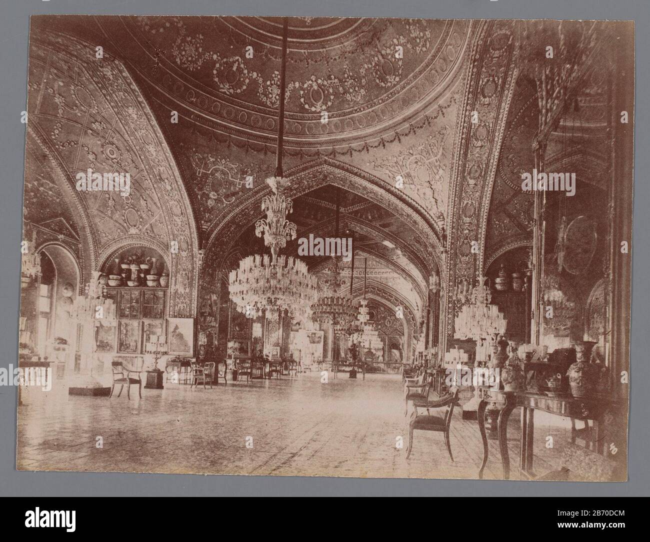 Koninklijk Paleis, Téhéran, Iran [?]. []] Manufacture Créateur: Photographe: Antoine Sevruguin (attribué à) Lieu de fabrication: Iran Date: CA. 1885 - ca. 1910 Caractéristiques physiques : [?]. Papier technique: Albumen dimensions de l'impression: Photo: H 157 mmb 205 mmOnderwerp Banque D'Images