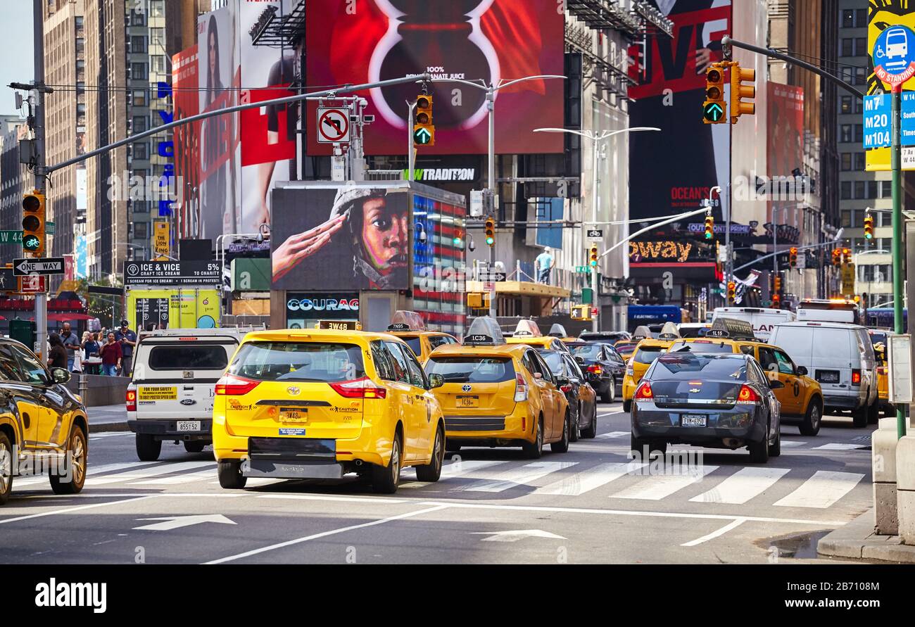 New York, USA - 29 juin 2018 : embouteillage à Broadway, plus ancienne rue principale nord-sud de la ville de New York. Banque D'Images