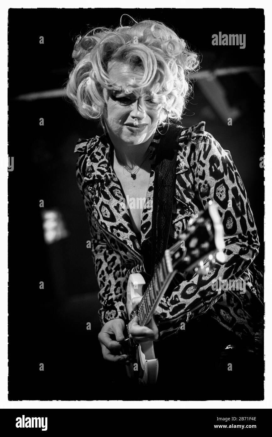 Samantha Fish And Band Live À Norwich, En Angleterre Banque D'Images