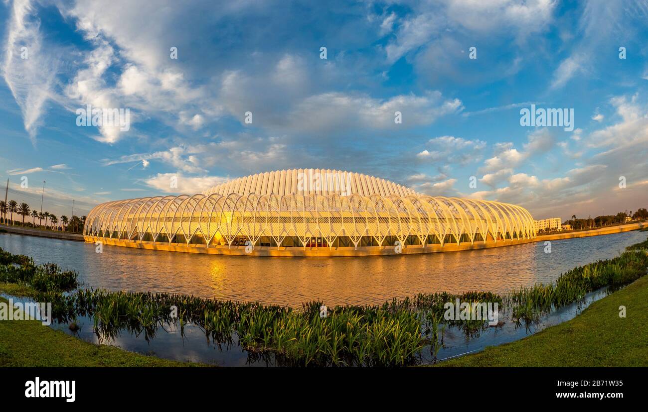 Le bâtiment Innovation, Science et technologie, conçu par l'architecte Dr. Santiago Calatrava à l'Université polytechnique de Floride à Lakeland Florida Banque D'Images