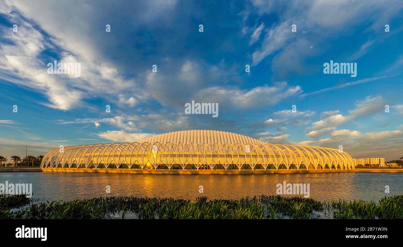 Le bâtiment Innovation, Science et technologie, conçu par l'architecte Dr. Santiago Calatrava à l'Université polytechnique de Floride à Lakeland Florida Banque D'Images