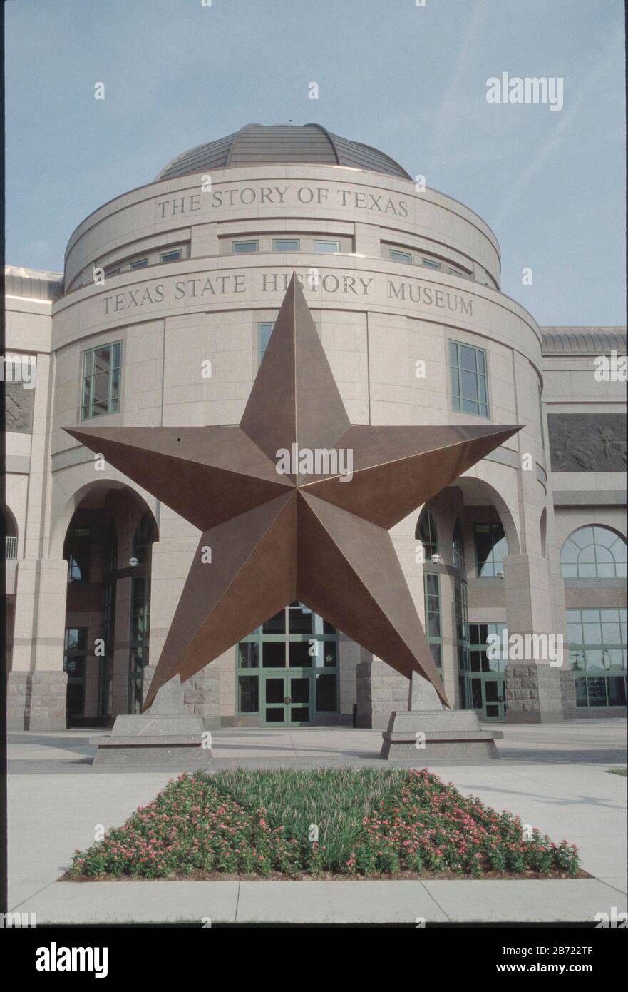 Austin, Texas USA, 2001: Façade du nouveau Bob Bullock Texas History Museum en centre-ville. ©Bob Daemmrich Banque D'Images