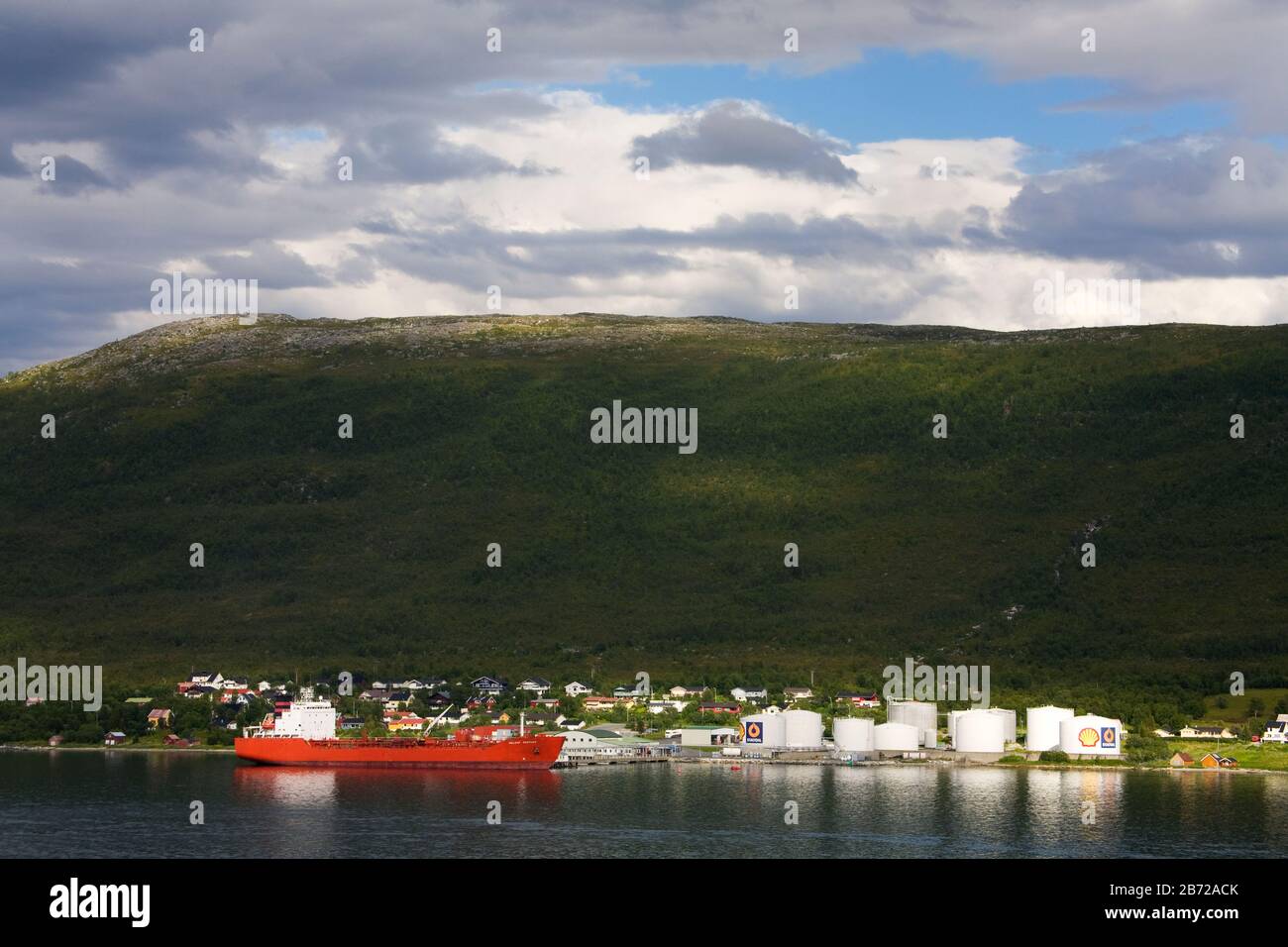 Terminal Pétrolier, Ville De Tromso, Comté De Troms, Norvège, Scandinavie Banque D'Images