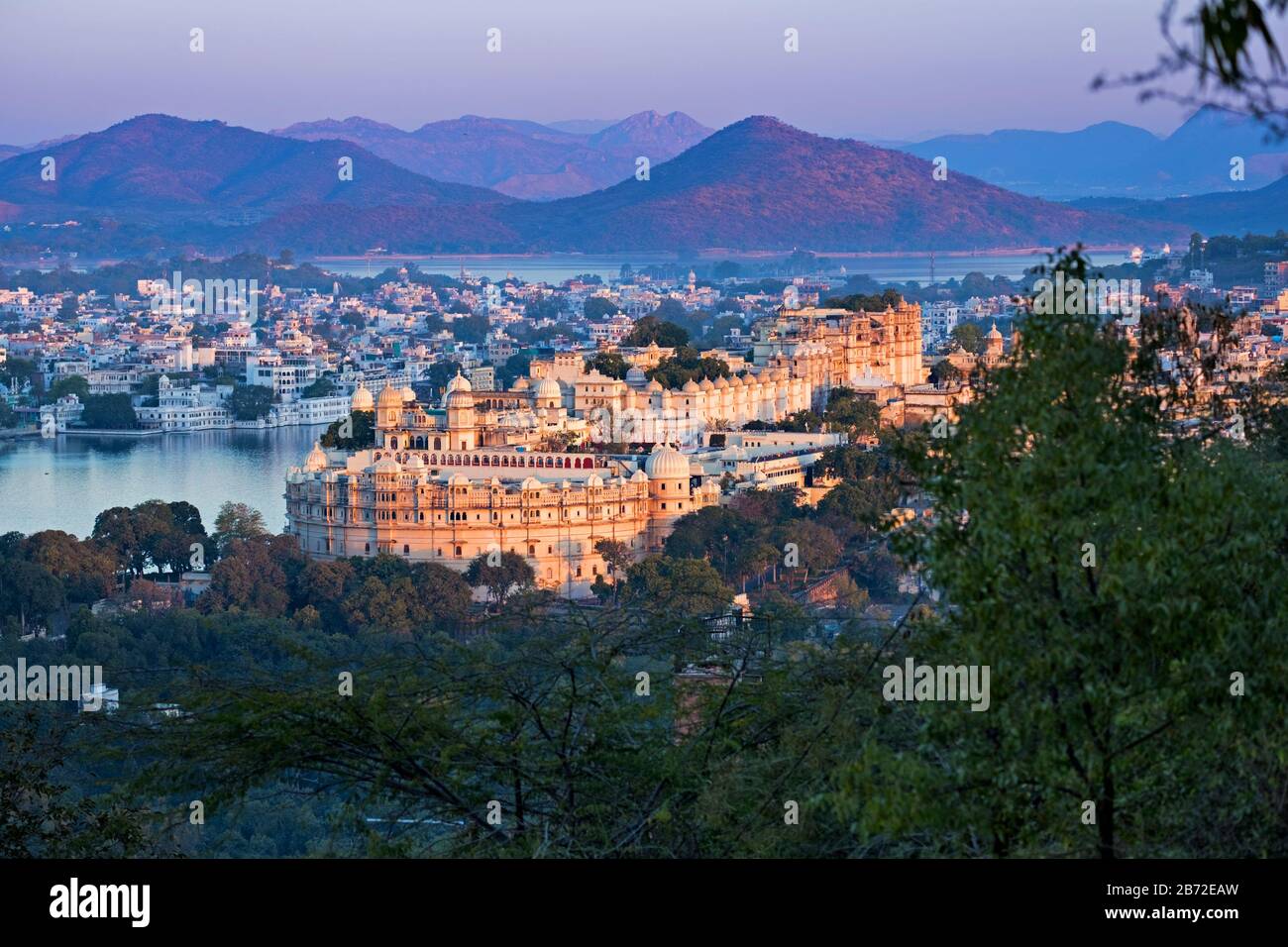 Vue Sur Le City Palace Udaipur Rajasthan Inde Banque D'Images