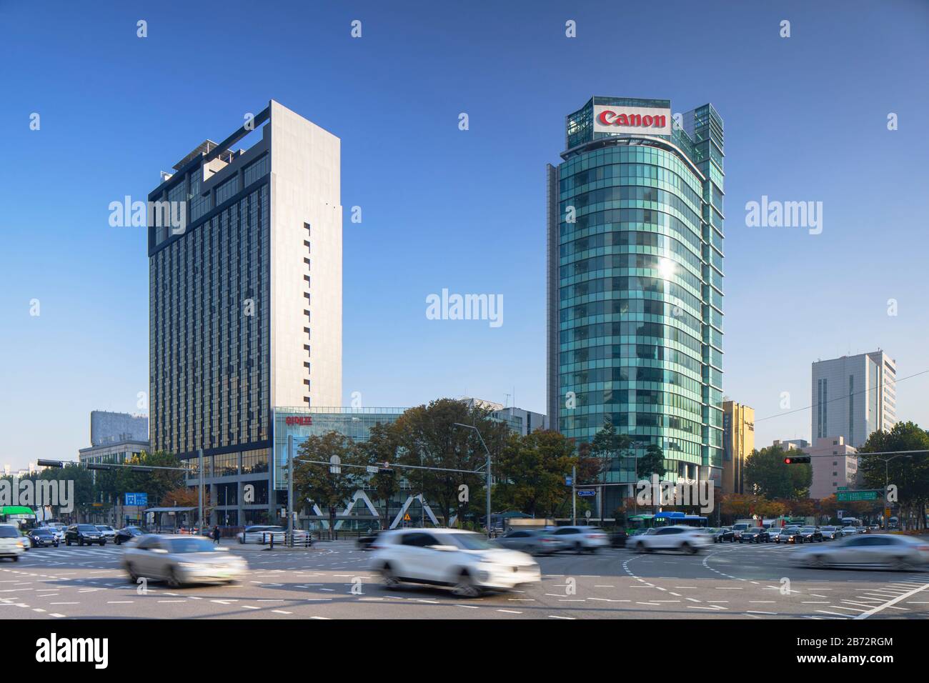 Trafic sur Teheran-ro Street, Gangnam-gu, Séoul, Corée du Sud Banque D'Images