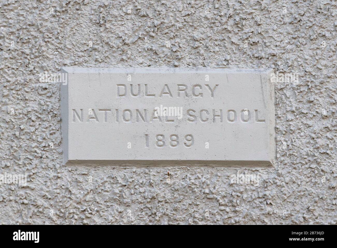 L'école nationale mixte Dularcy de la République d'Irlande, qui se trouve à moins de six kilomètres de la frontière avec l'Irlande du Nord, a fermé ses portes à toutes les autres écoles de la République d'Irlande pour aider à prévenir la propagation du coronavirus. Banque D'Images