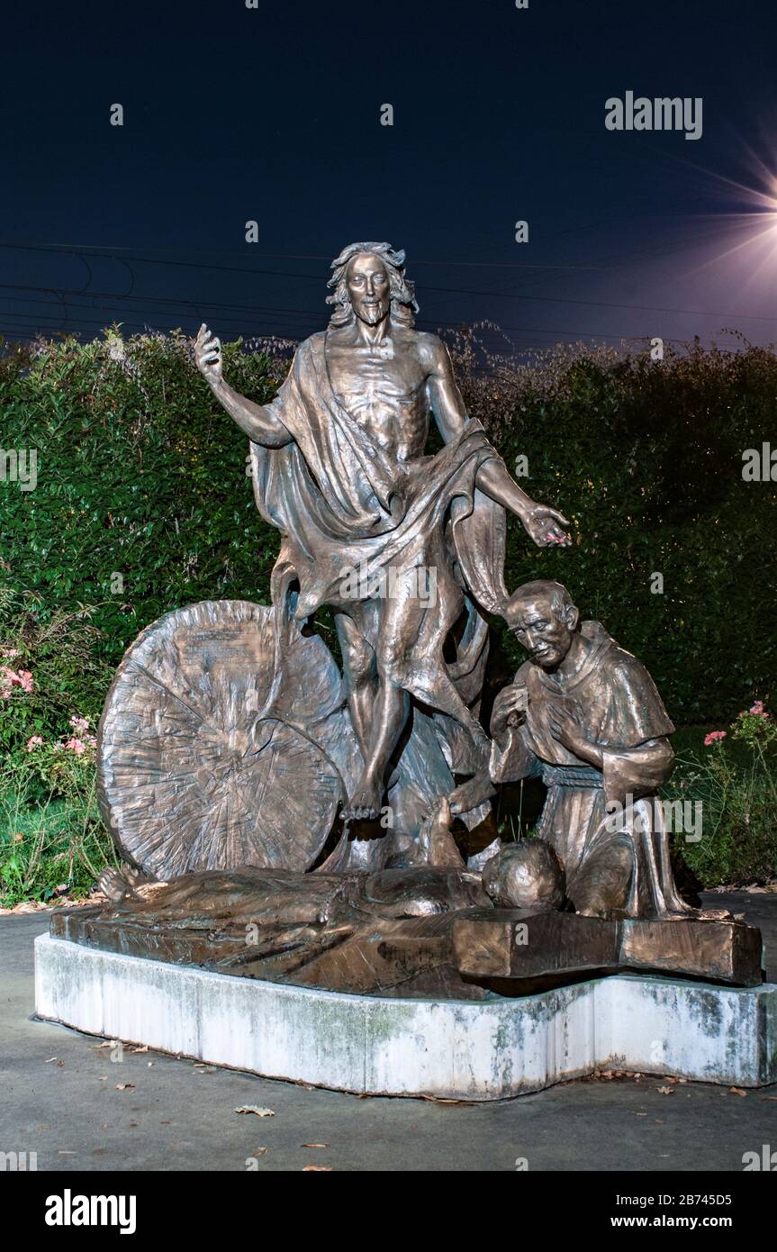 Saint Anthony Bronze Statue et Jésus - camposampiero, Italie Banque D'Images
