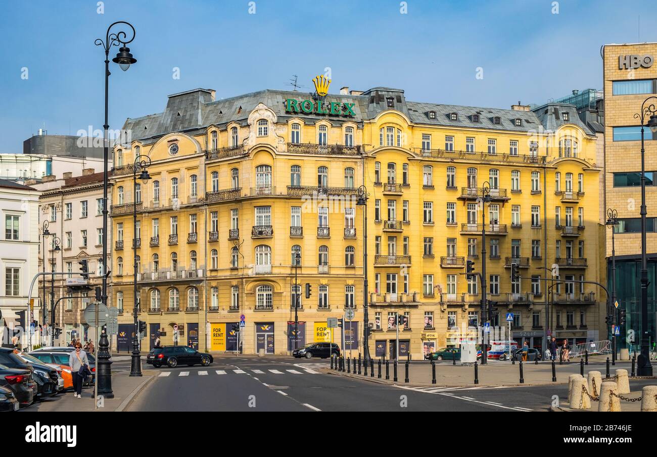 Varsovie, Mazovia / Pologne - 2019/10/26: Nowy Swiat 2 - 2, Nouveau monde - logement historique originellement érigé par Szymon Manugiewicz - à la Ksiazeca str Banque D'Images
