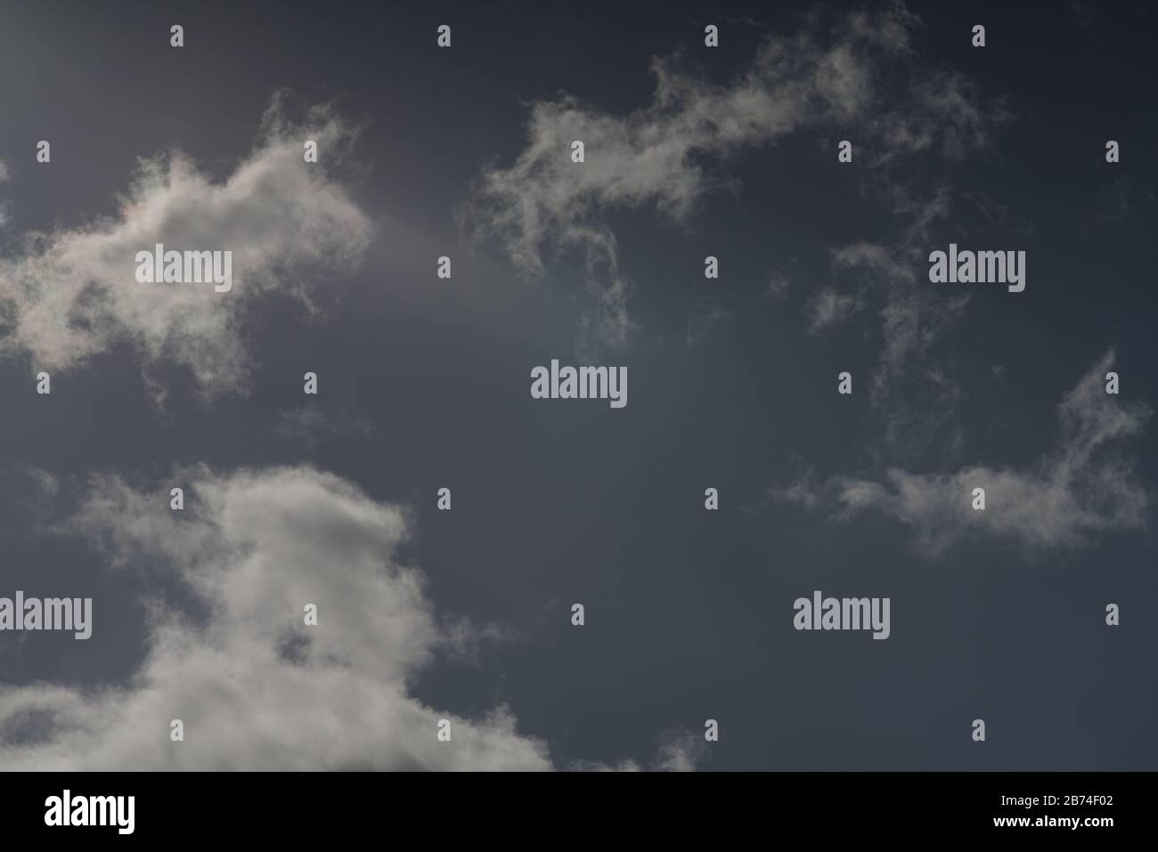 Cloudscape couvrant le ciel Banque D'Images