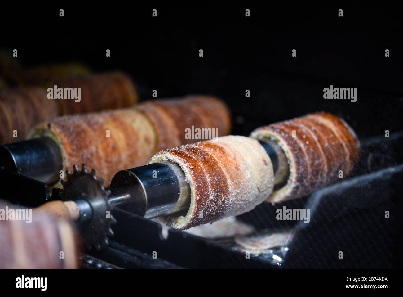 délices tchèques traditionnels à la cannelle, au sucre et aux noix Banque D'Images