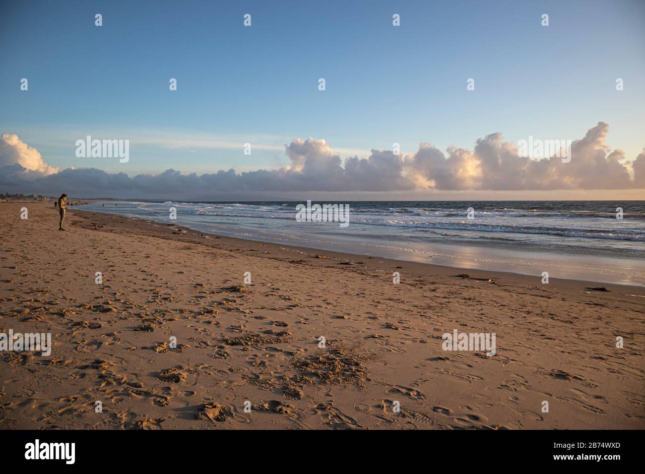 Regarder le coucher du soleil, Santa Monica, Californie, États-Unis Banque D'Images