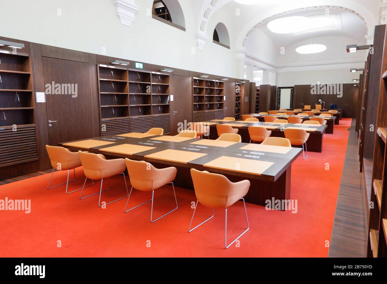 Nouvelle salle de lecture de la bibliothèque d'État de Berlin à Unter den Linden. Cette opération a déjà été terminée en 2012. Depuis 2005, la bibliothèque de l'État a subi une rénovation fondamentale alors que la bibliothèque était en service, et la rénovation de base par le Bureau fédéral de la construction et de la planification régionale est maintenant terminée. [traduction automatique] Banque D'Images