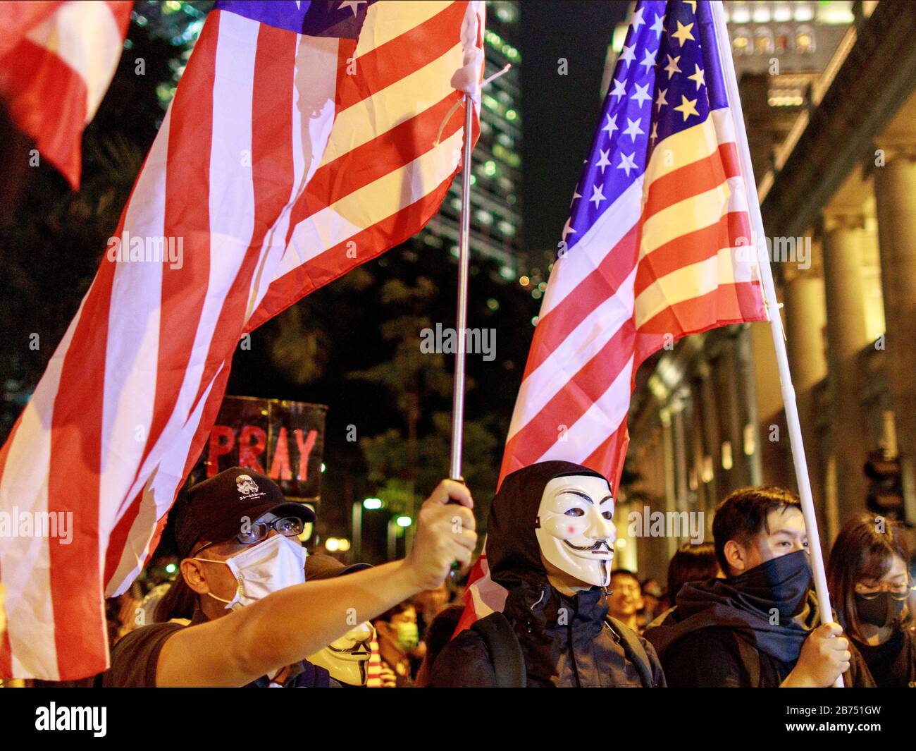 Des milliers de personnes se rallient pour la deuxième fois aux législateurs américains pour adopter une législation qui soutient le mouvement démocratique de Hong Kong. Banque D'Images