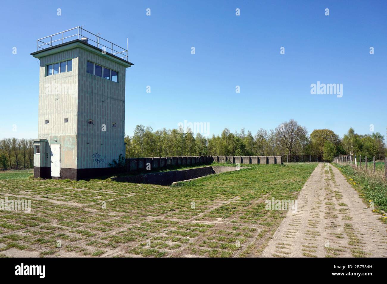 Monument frontalier de Hoetensleben, anciennes fortifications frontalières du GDR à Hoetensleben, frontière d'État actuelle entre Saxe-Anhalt et Basse-Saxe. Cette année, le 9 novembre 2019, la chute du mur de Berlin marquera le 30ème anniversaire de sa chute. [traduction automatique] Banque D'Images