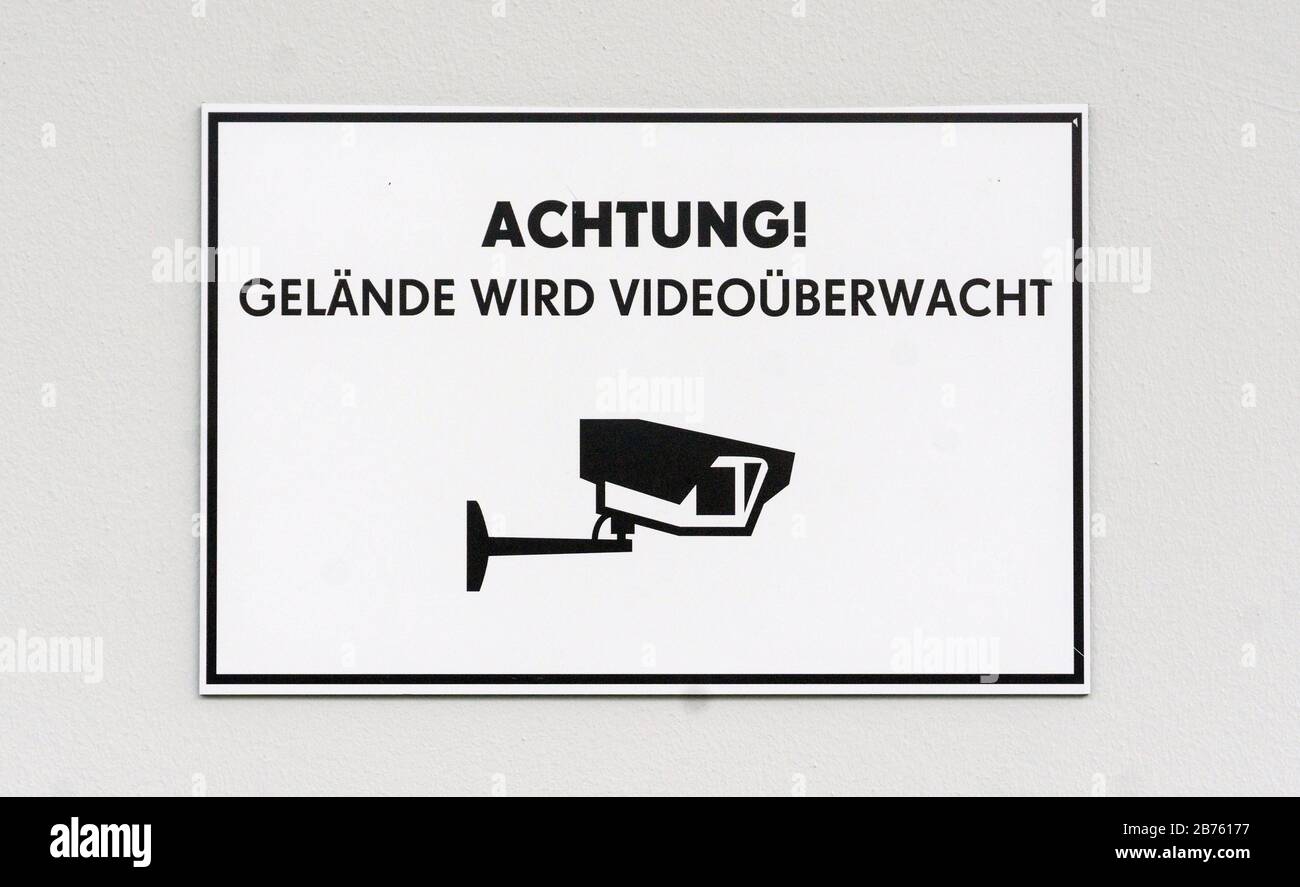 Signe à une maison à Berlin 'attention ! La zone sera surveillée par vidéosurveillance", le 01.11.2016. [traduction automatique] Banque D'Images