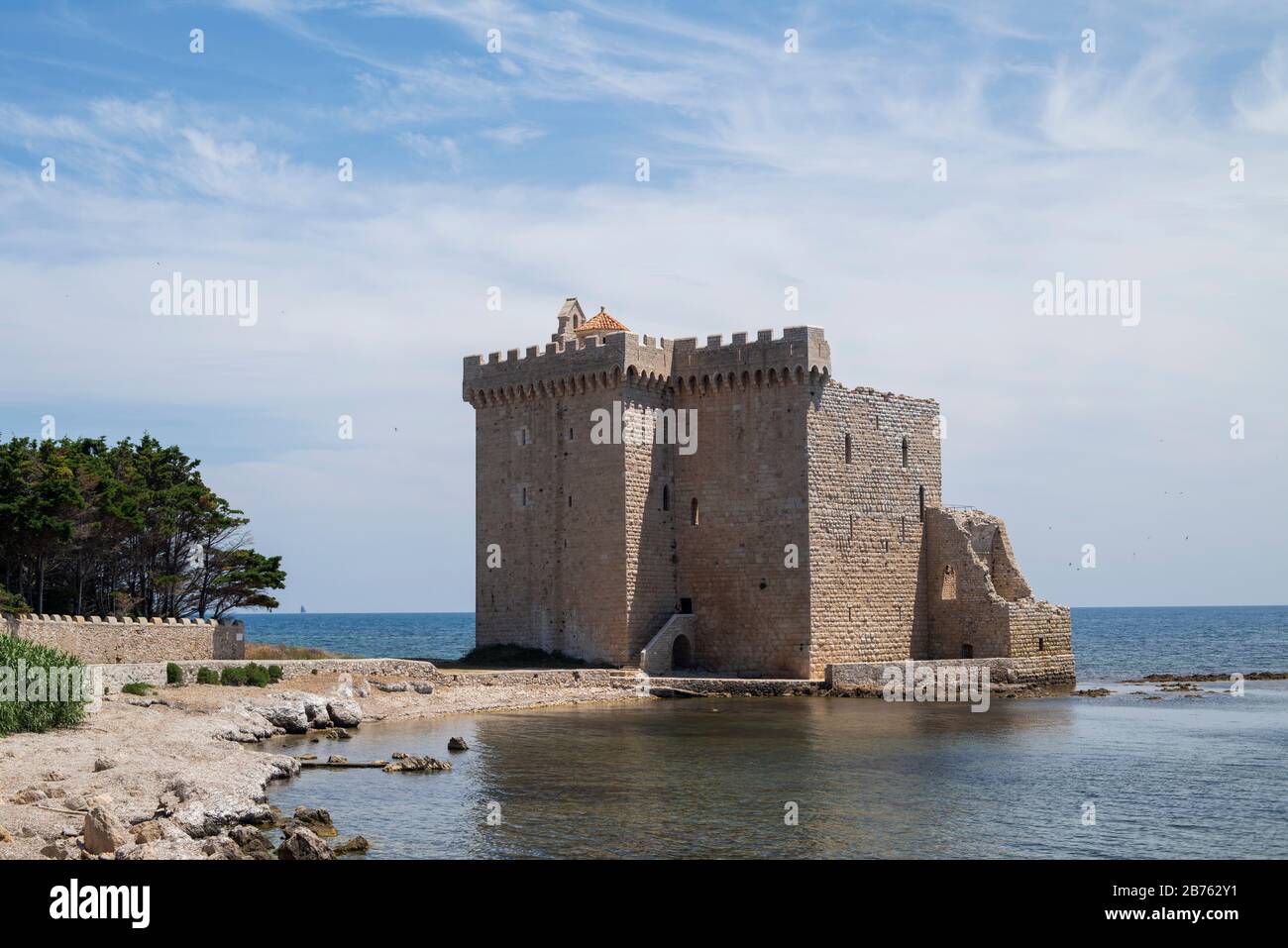 Île de Saint-Honorat, monastère cistercien fortifié. Cannes, côte d'azur, Iles Lerins, France. Forteresse en France Banque D'Images