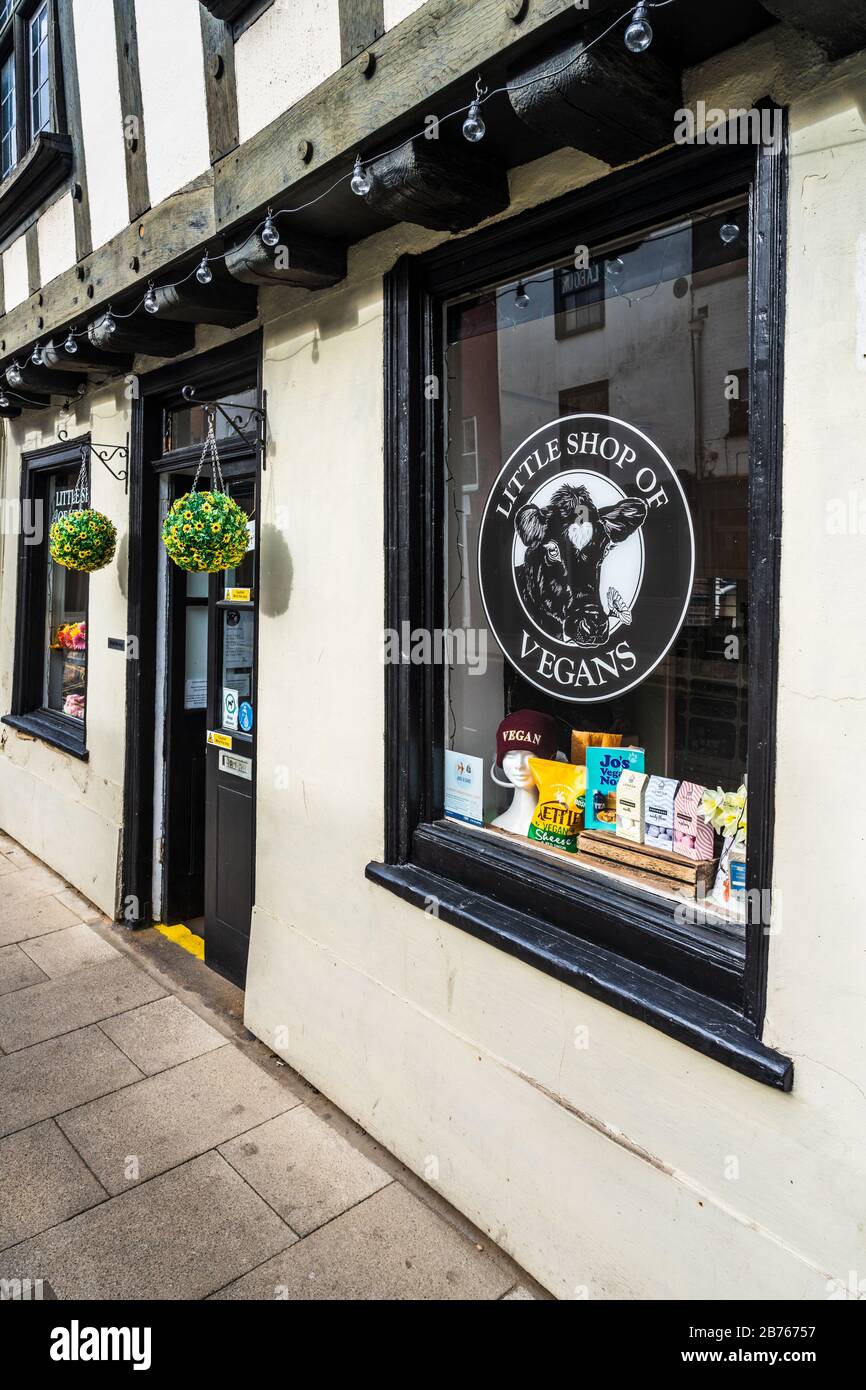 Petite Boutique des vegans Norwich - Boutique végétalienne dans c16th immeuble sur St Benedicts Street à Norwich. Spécialisée dans les produits et la nourriture végétalienne, fondée en 2016. Banque D'Images