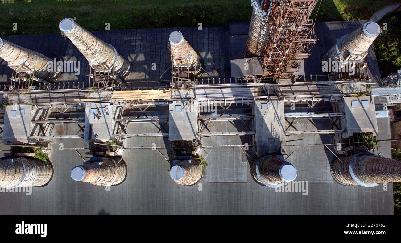 Vue aérienne de la batterie du four à arbre dans le parc du musée Ruedersdorf, 05.10.2015.la batterie du four à arbre avec ses 18 fours Ruedersdorf est un exemple unique de la transition de l'artisanat vieux de plusieurs siècles de combustion de chaux à la production industrielle dans les grandes usines. [traduction automatique] Banque D'Images
