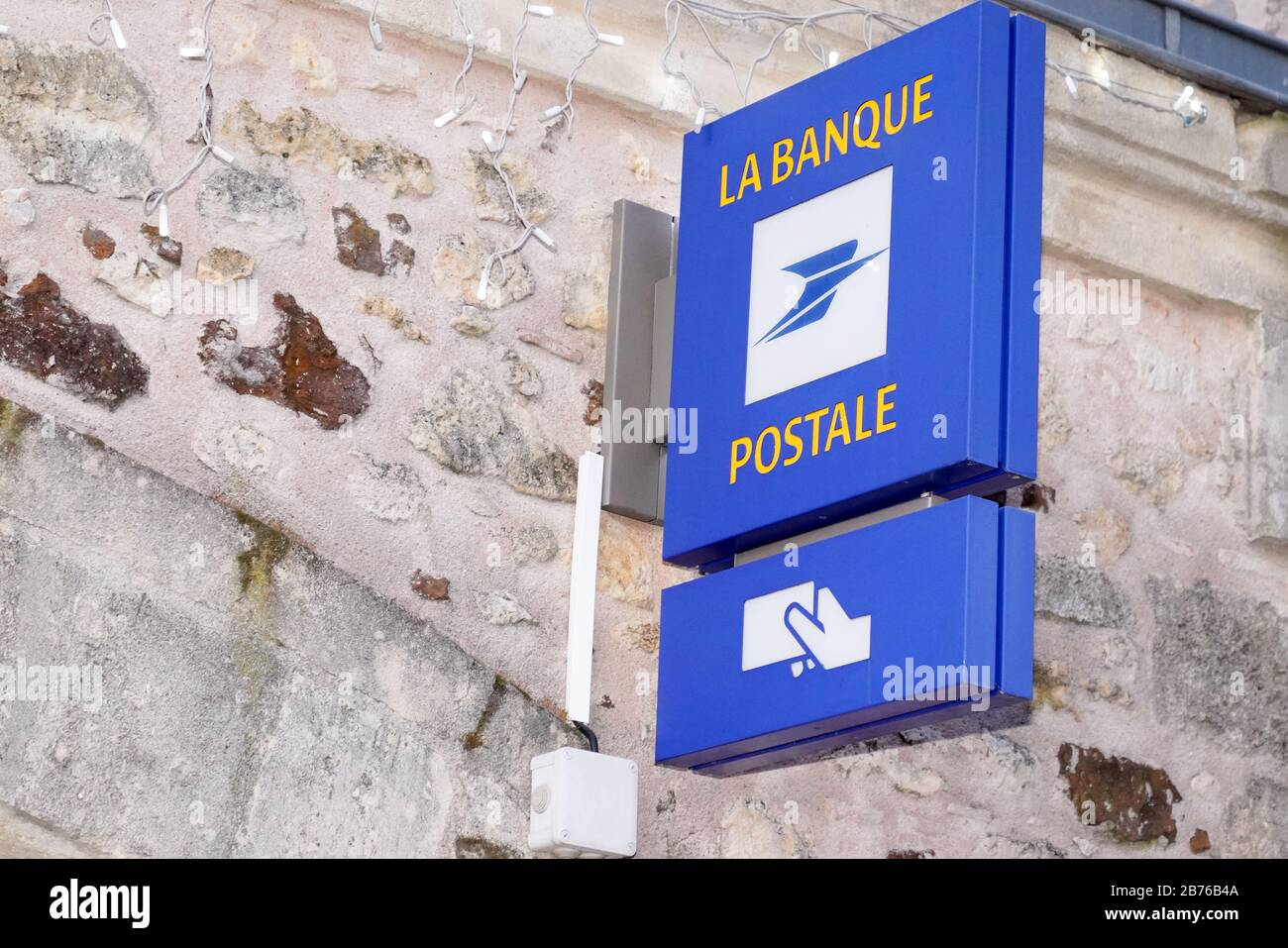 Bordeaux , Aquitaine / France - 01 15 2020 : la Banque postale signe poste logo bureau de magasin de poste de banque française signalisation Banque D'Images