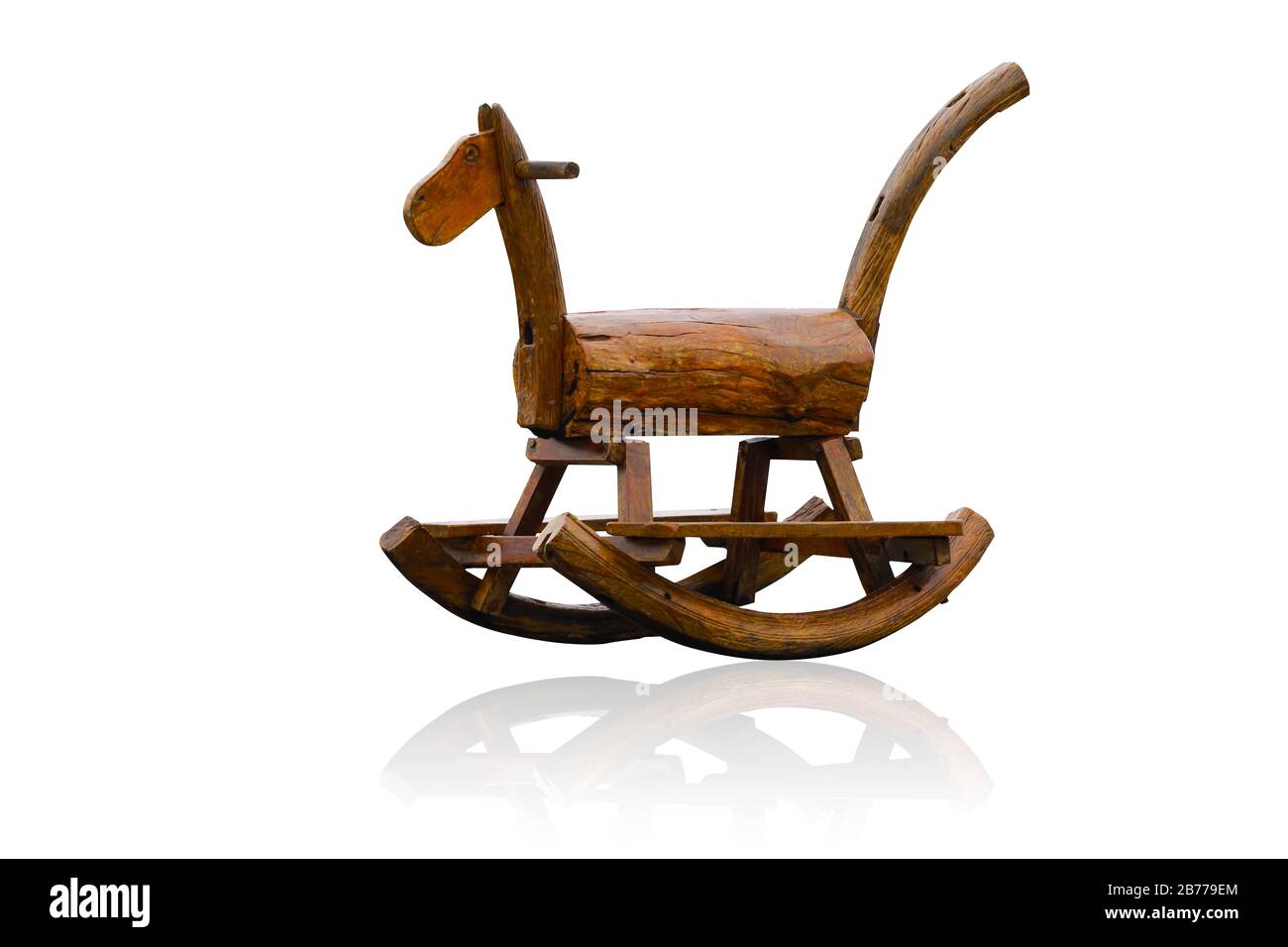 Chaise de jouet de cheval isolée sur fond noir.cela avait un chemin de coupure. Banque D'Images