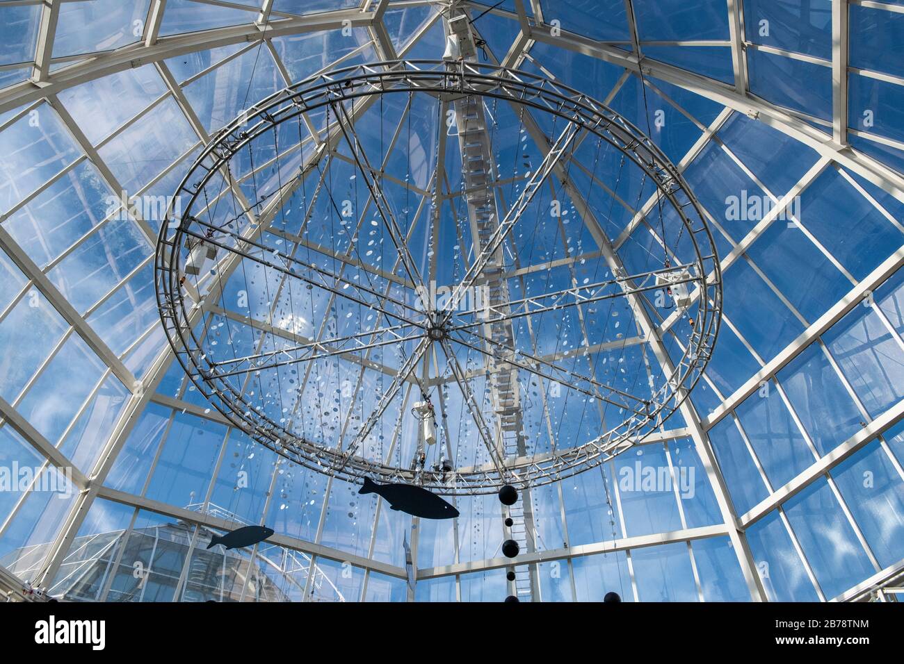 À l'intérieur de l'un des dômes en verre du Chelsea Design Center, Londres Banque D'Images