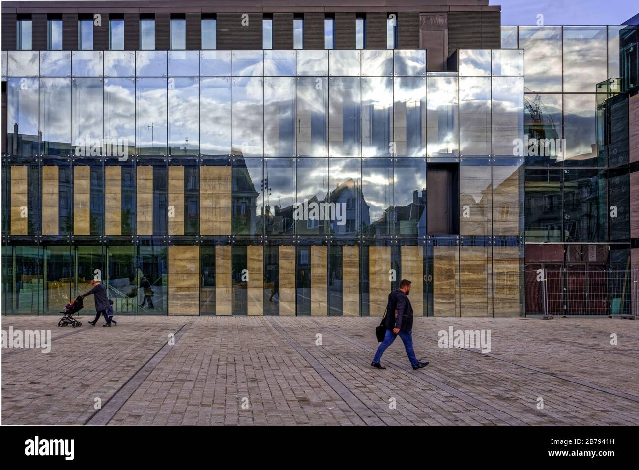 Bâtiment moderne Banque D'Images