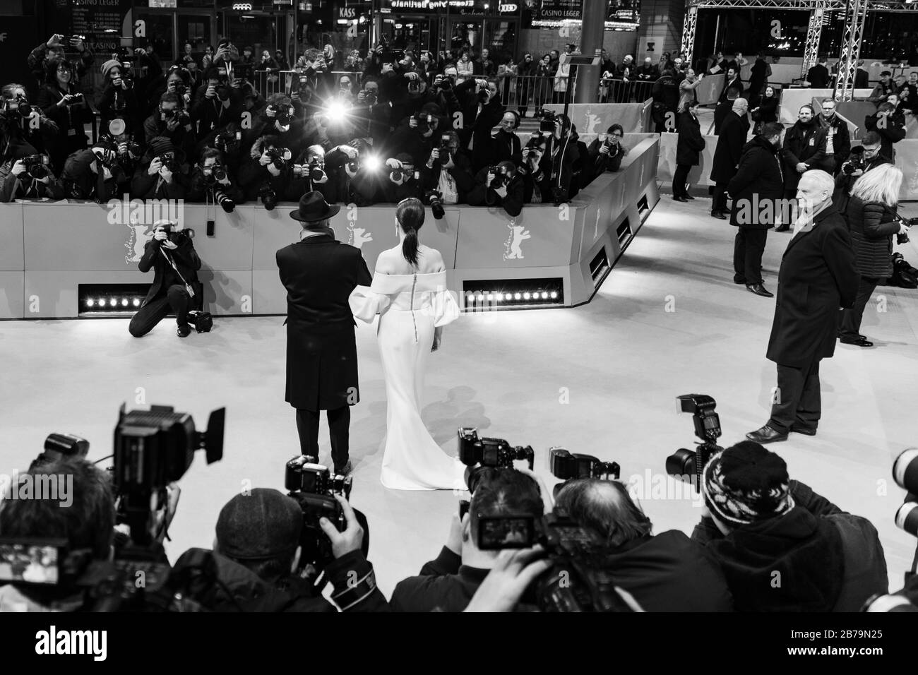 Les clients arrivant au gala de clôture Berlinale 2019 Banque D'Images