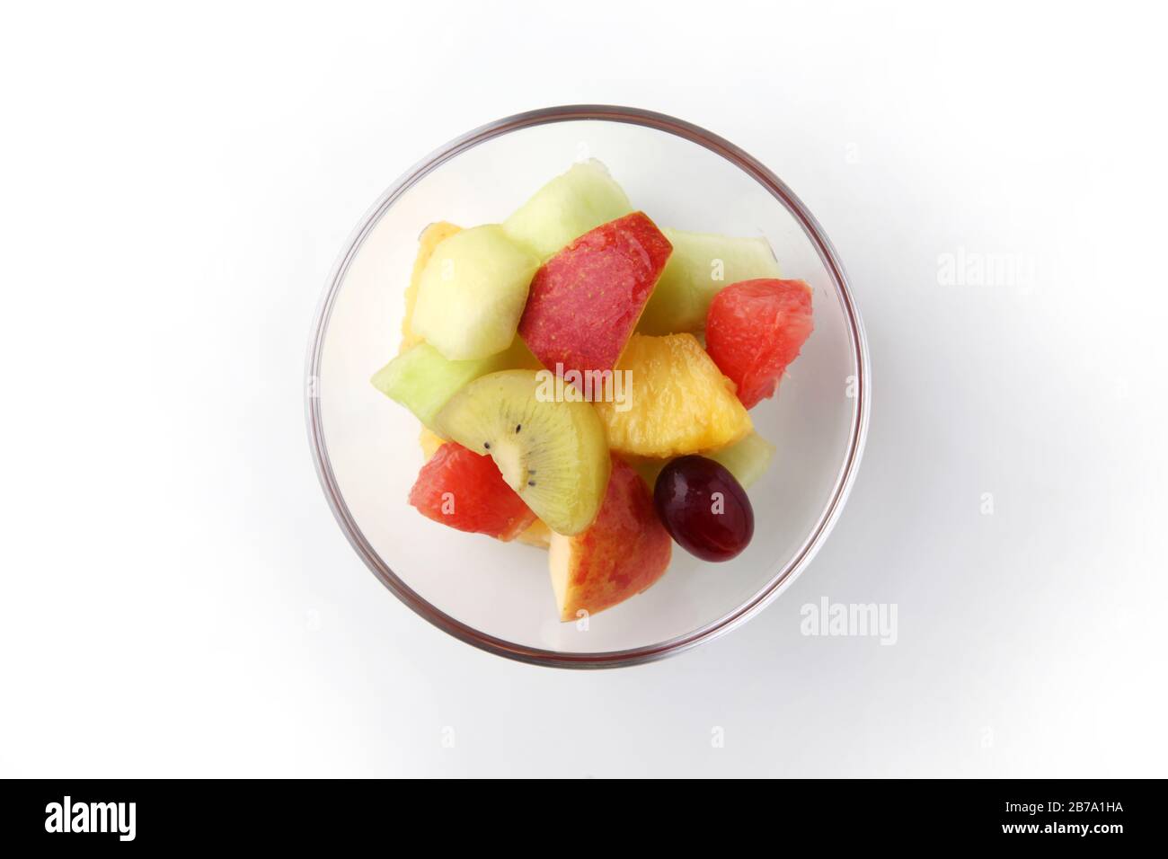 dessert aux fruits frais isolé sur fond blanc Banque D'Images