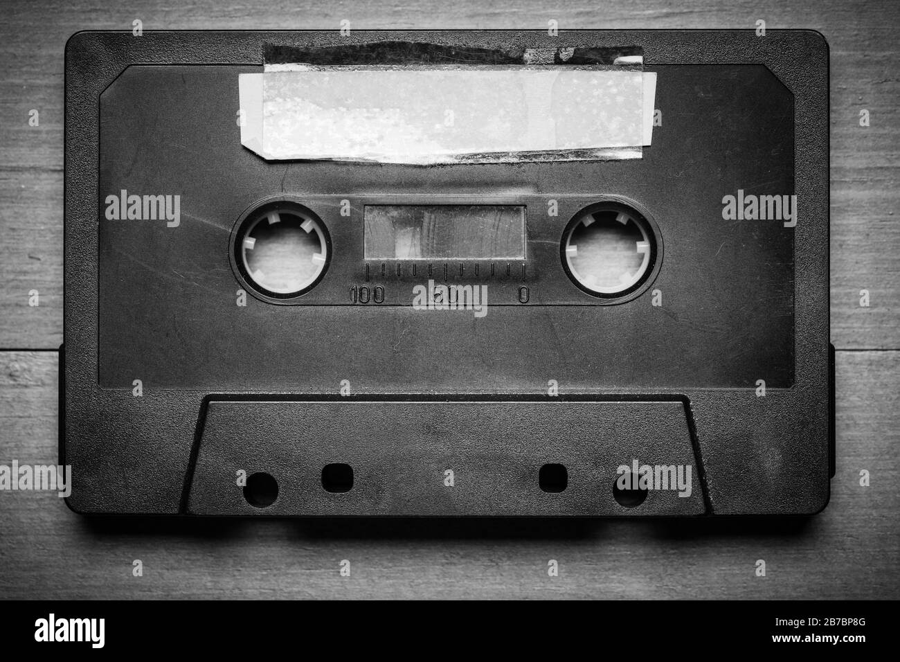 Ruban cassette vintage sur fond de bois avec espace de copie Banque D'Images