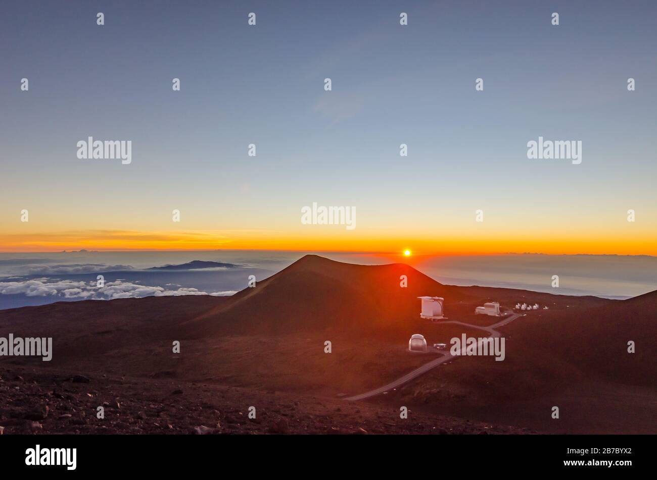 Vue imprenable sur le coucher du soleil à Mauna Kea dans Big Island Hawaii USA Banque D'Images