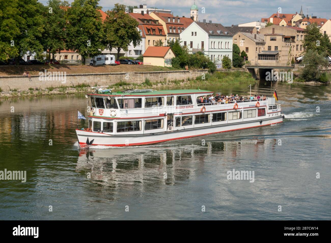 Le bateau touristique Johannes Kepler sur le Danube à Regensburg, en Bavière, en Allemagne. Banque D'Images
