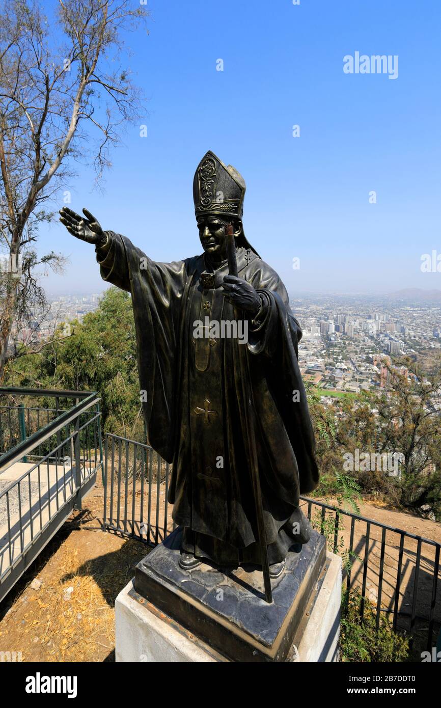 Statue Du Pape Jean-Paul Ii, Terrasse De Bellavista, Cerro San Cristóbal, Santiago City, Chili. Banque D'Images