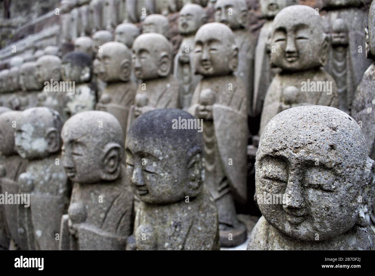 Statues de Ksitigarbha bodhisattva (Jizo) au temple de Hasedera, Hase-dera, Kamakura, Japon Banque D'Images