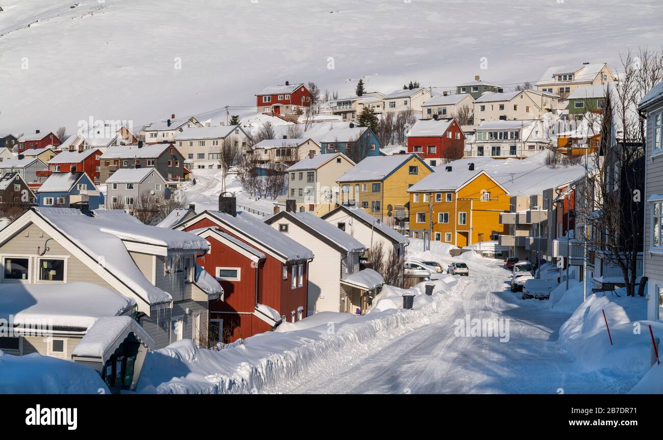 Journée d'hiver claire à Honningsvag, Norvège. Banque D'Images