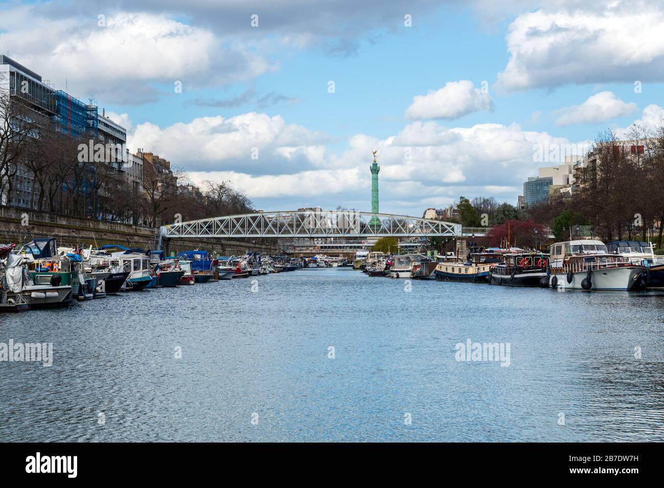 Port d'Arsenal sur le canal Saint Martin à Paris Banque D'Images