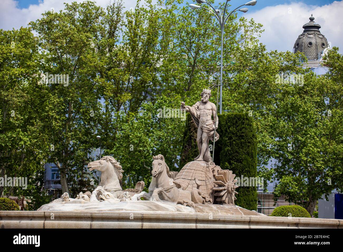 La fontaine Neptune fontaine de style néoclassique située sur la Plaza de Canovas del Castillo construite en 1786 dans la ville de Madrid Banque D'Images