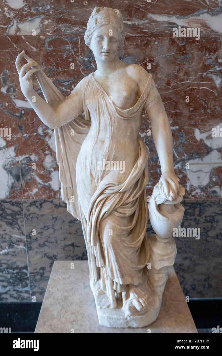 Statue de marbre de Vénus pudica au Musée du Louvre, Paris, France Banque D'Images