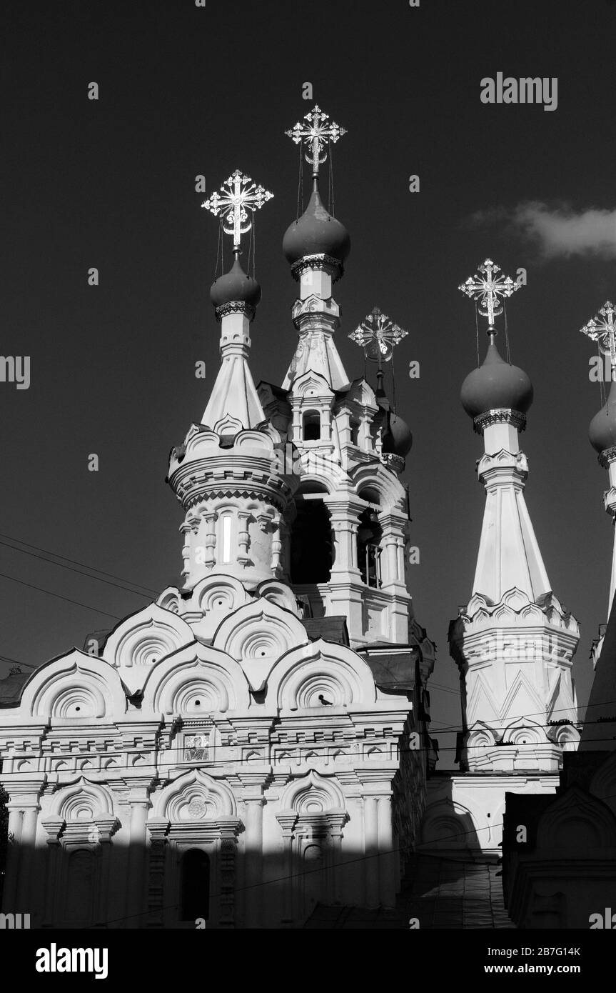 Église orthodoxe de Moscou, photo en noir et blanc. Banque D'Images