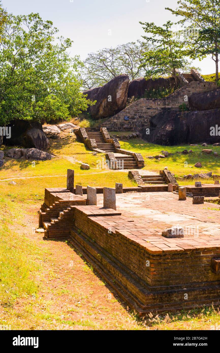 Sri Lanka Triangle culturel Ceylan Anuradhapura Vessagiri Rock de Vessas Issarasamamanarama ancienne capitale du monastère de la forêt bouddhiste Banque D'Images