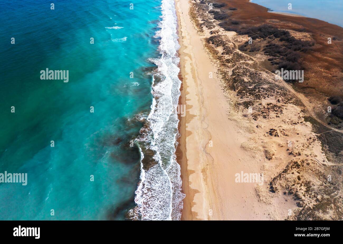 Vue aérienne sur la plage le matin. Banque D'Images