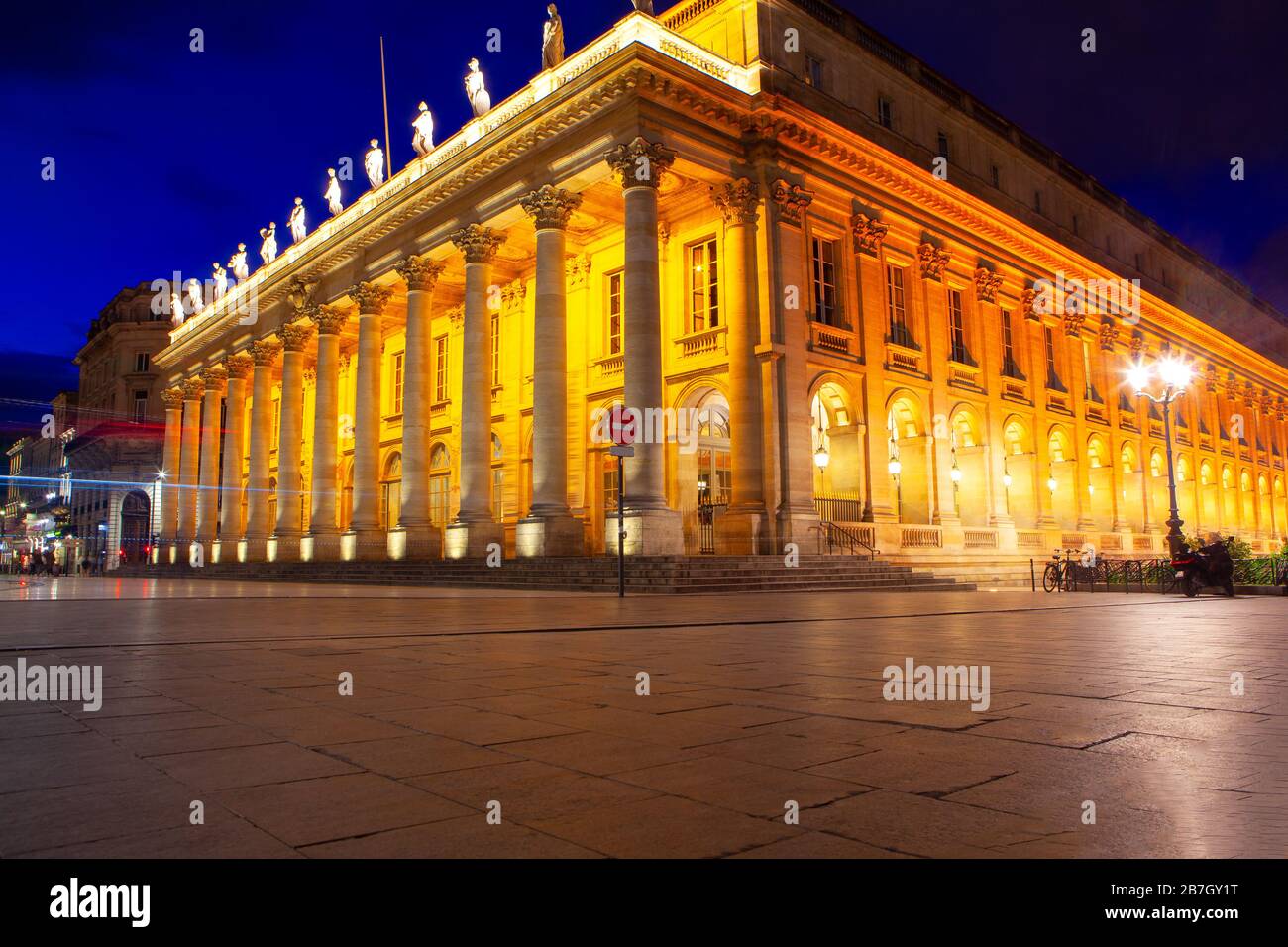 Grand Théâtre de Bordeaux illuminé la nuit Banque D'Images