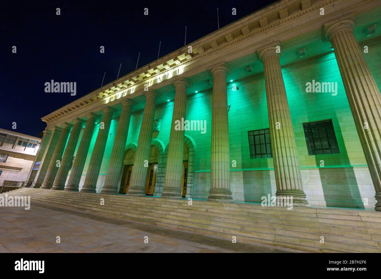 Le Caird Hall de Dundee s'associe à la campagne Global Greenings de Tourism Ireland pour marquer la St Patrick's Day, qui se tiendra le mardi 17 mars. Banque D'Images