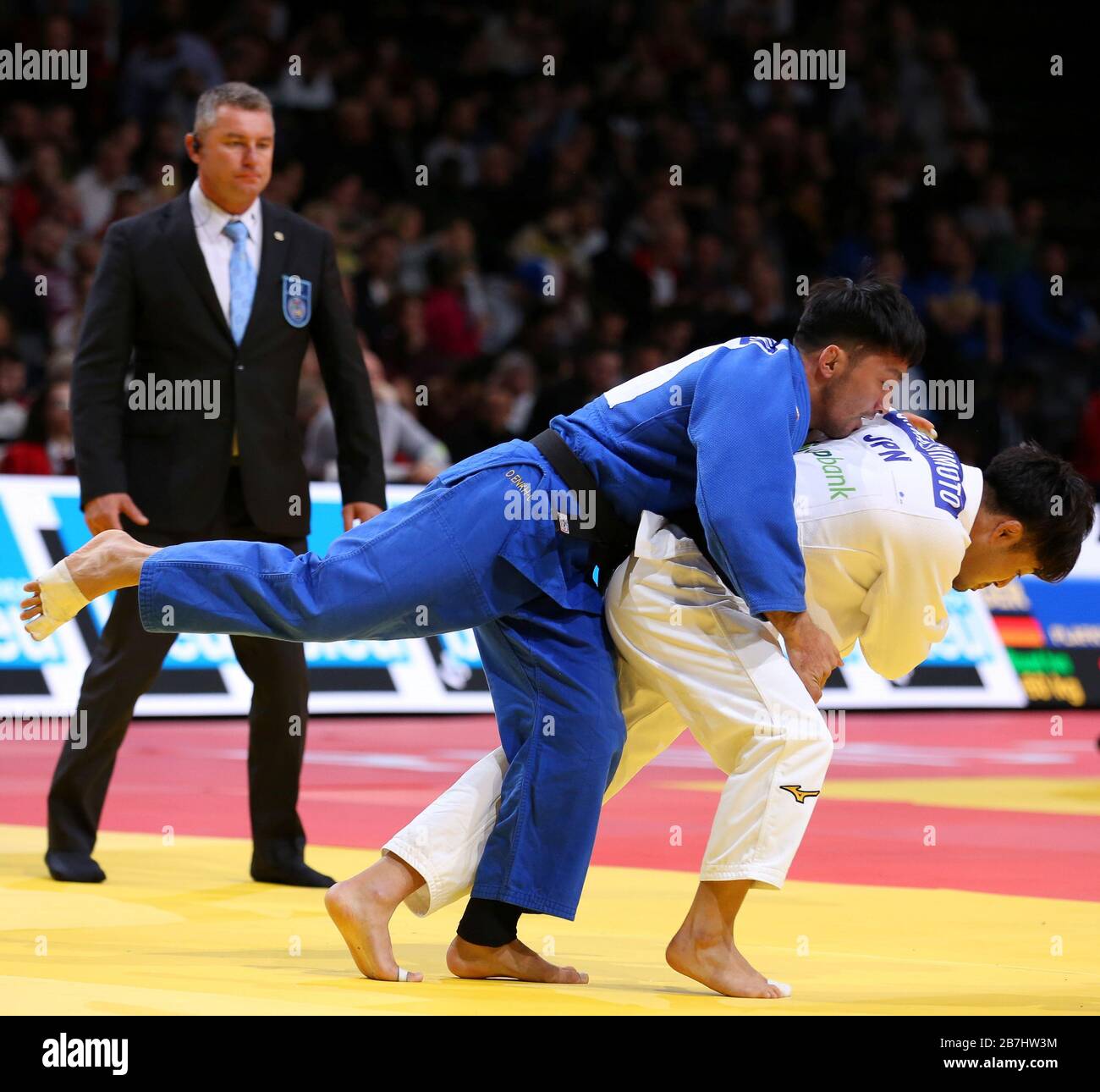Paris, France - 08 février 2020: Soichi Hashimoto pour le Japon contre Odbayar Ganbaatar pour la Mongolie, hommes -73 kg, Round 3 (crédit: Mickael Chavet) Banque D'Images