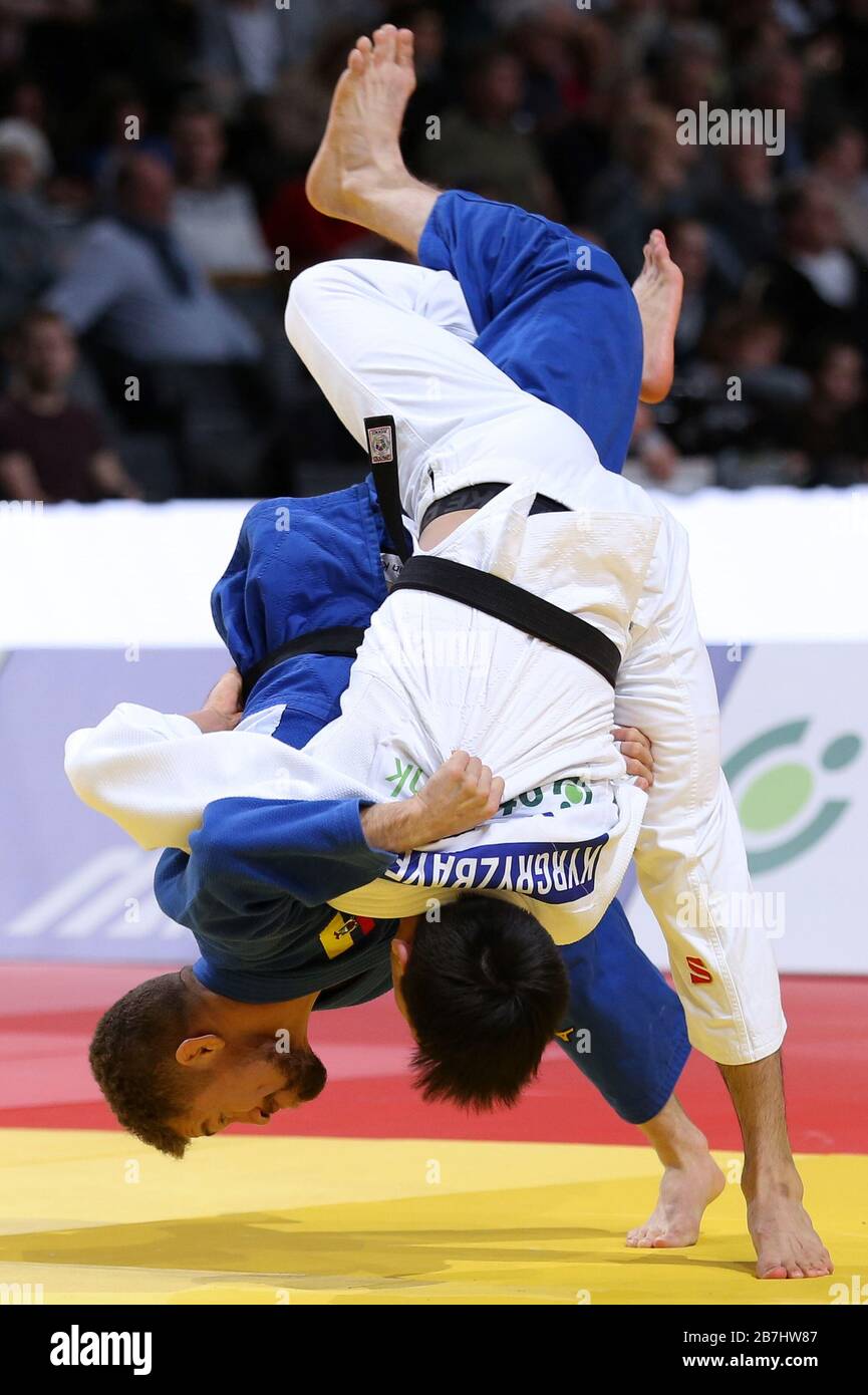 Paris, France - 08 février 2020: Preciado pour l'Équateur (bleu) contre Kirghizbayev pour le Kazakhstan (blanc), hommes -60 kg, deuxième tour (crédit: Mickael Chavet) Banque D'Images