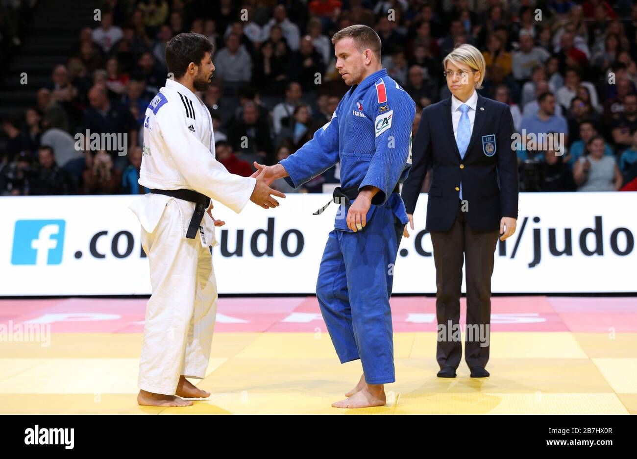 Paris, France - 08 février 2020: Killian le Blouch pour la France (bleu) contre El Idrissi pour les Etats-Unis (blanc), hommes -66 kg, Round 2 (crédit: Mickael Chavet) Banque D'Images